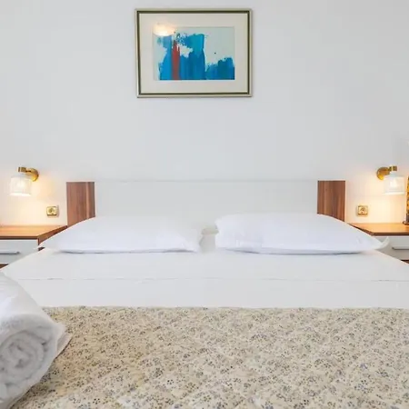 Azure View Apartman